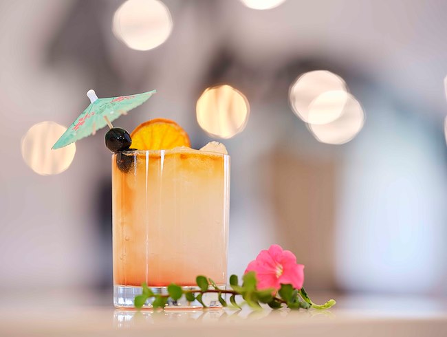 Cocktail Service at Your Fingertips